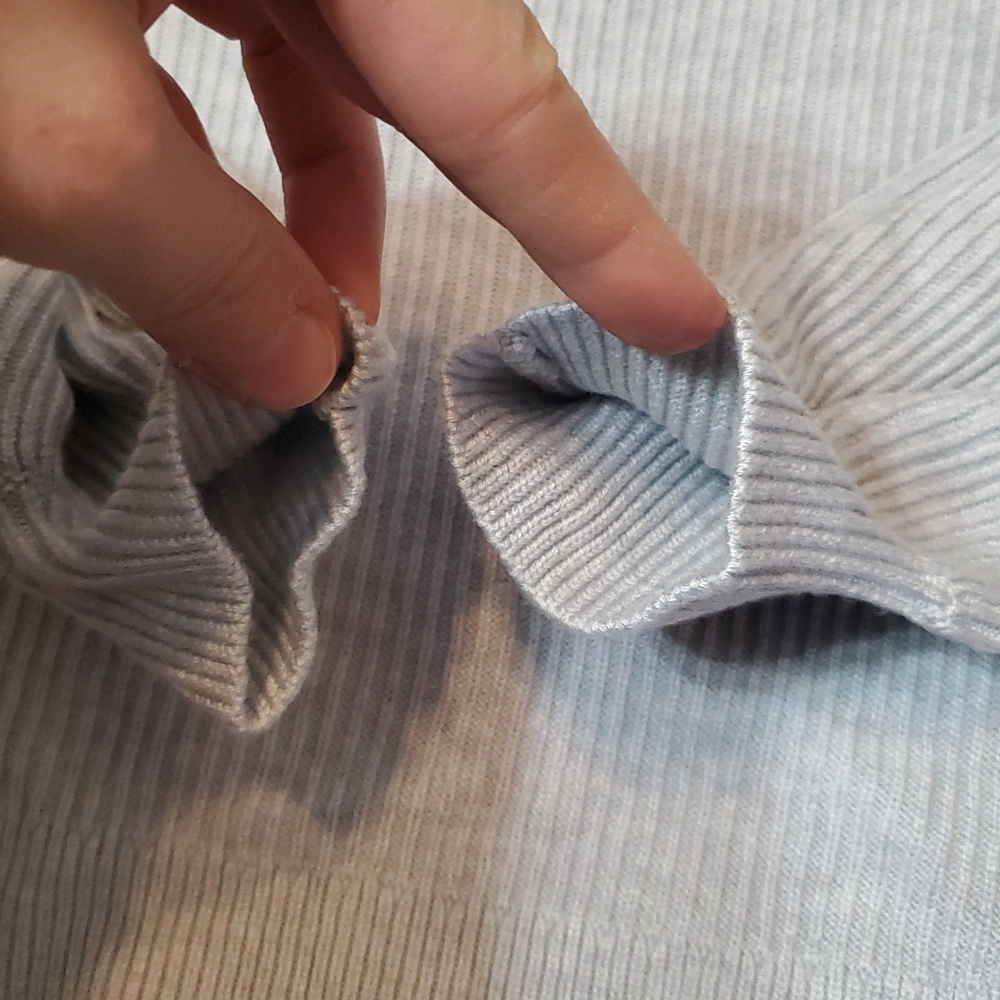 NWOT Lululemon Reversible Crossover Sweater. Heathered Core Ultra Light Grey. 4. - Picture 7 of 10